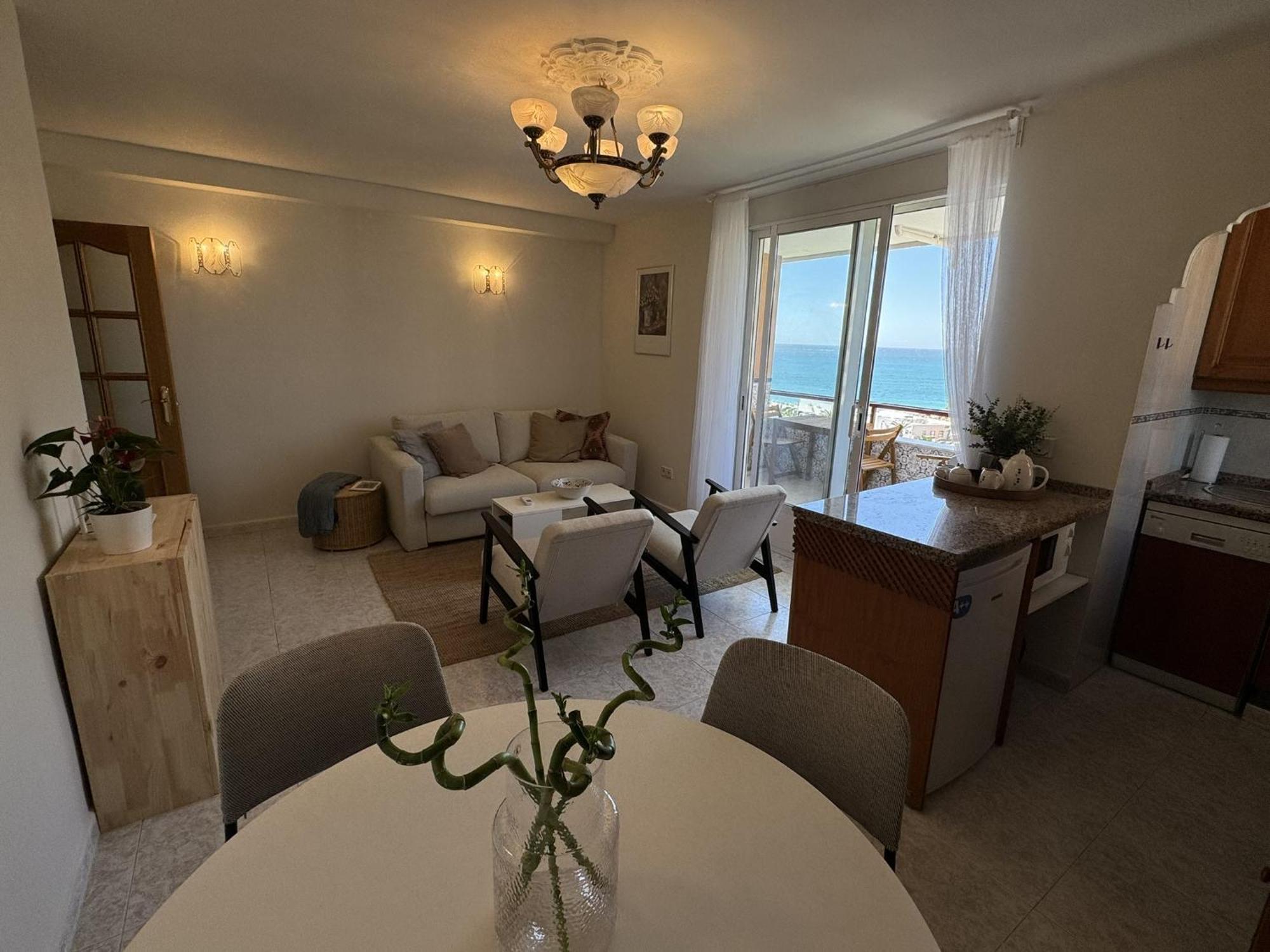 Beachfront Apartment With Terrace And Seaviews Fuengirola Εξωτερικό φωτογραφία